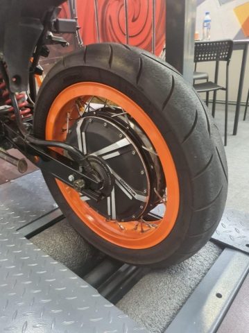 Bezpieczne badanie hamulców motocykli